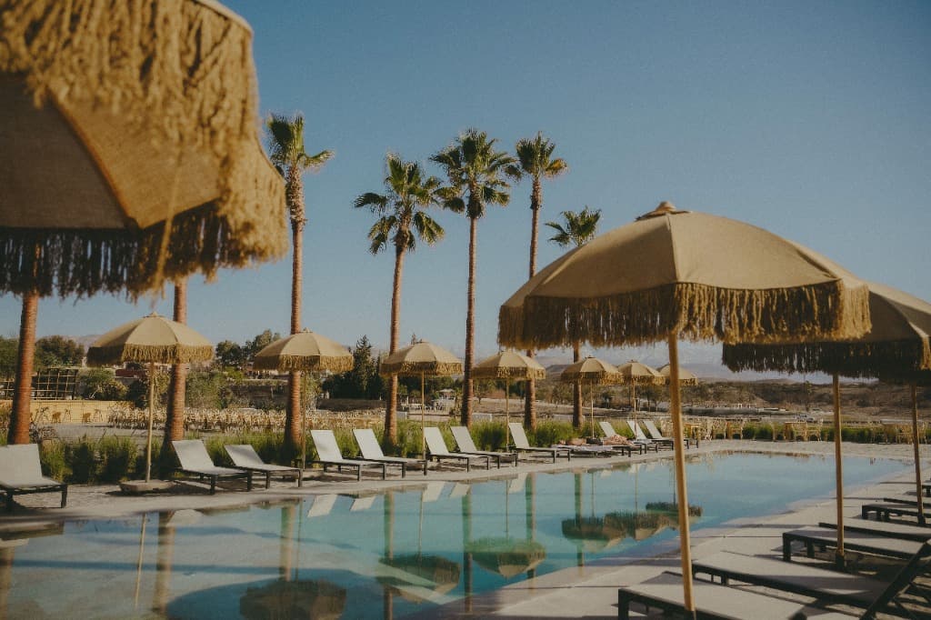 Pool & Outdoor